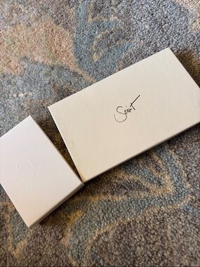 Seint Signature White Makeup Palette-4 tin